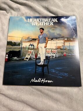 Niall Horan - Heartbreak Weather